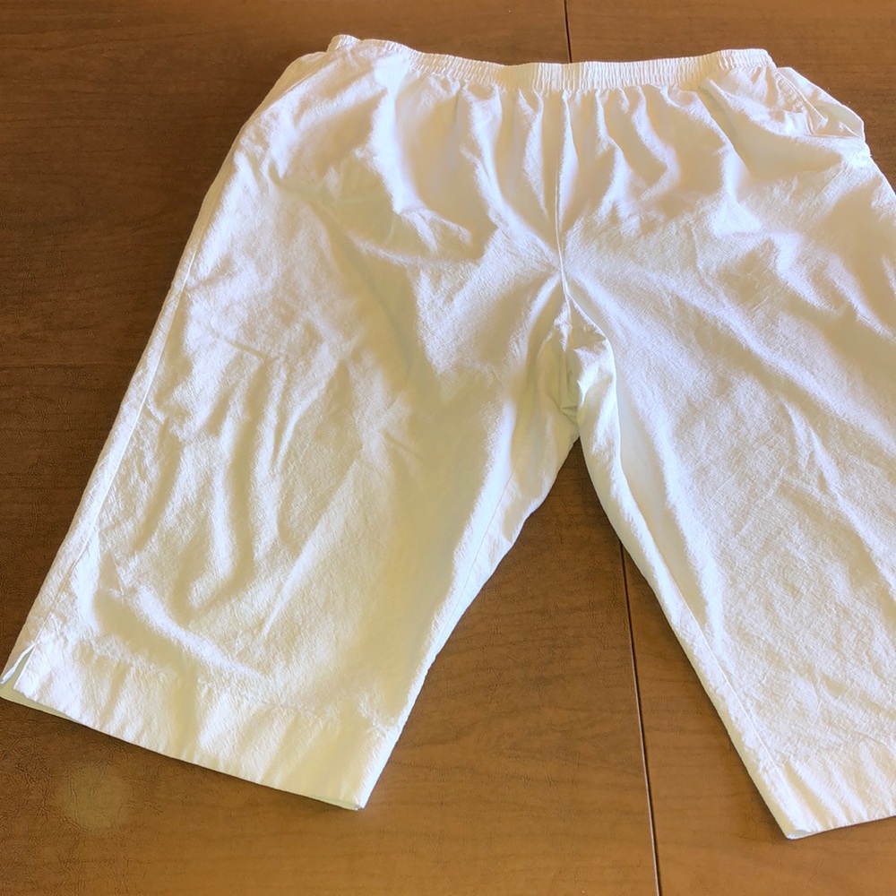 ALFRED DUNNER BRIGHT WHITE COTTON CAPRI PANTS 22W